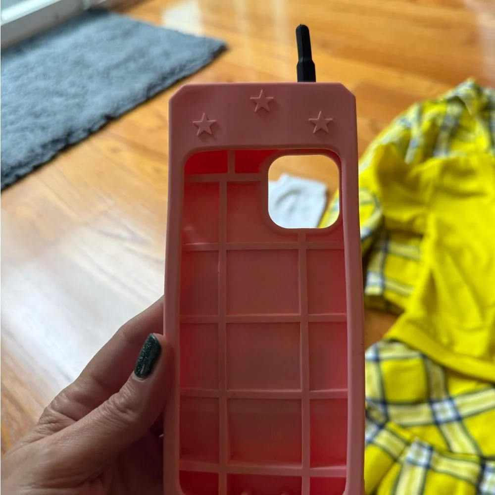 Spirit Halloween Cher Clueless costume & 90’s cellphone prop